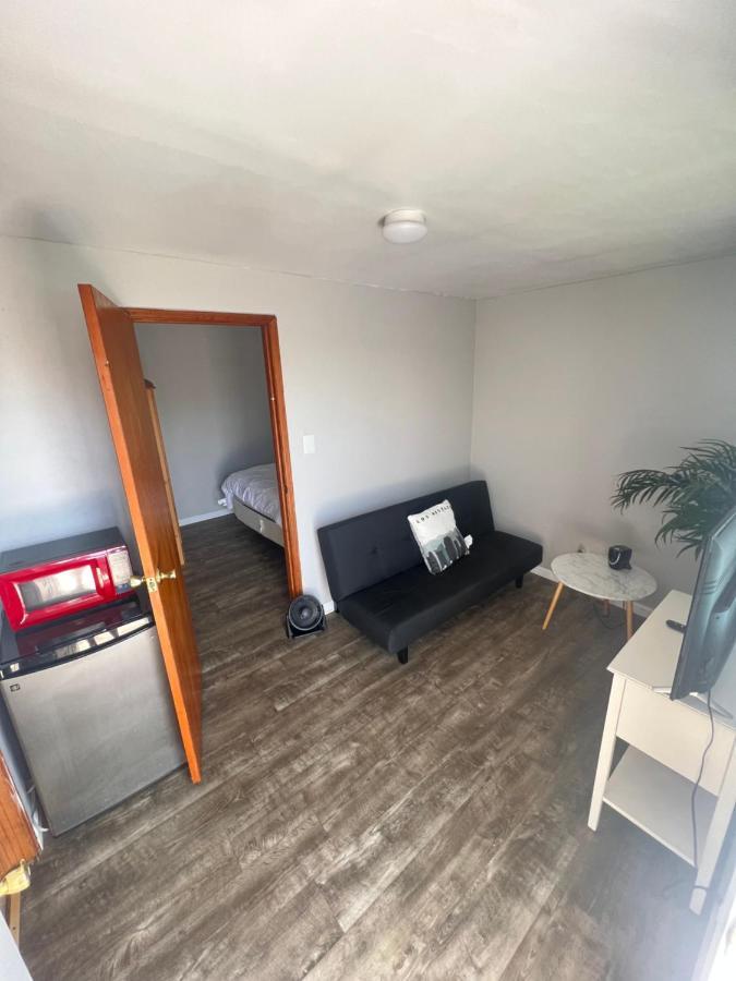 Shared Double Room Inside Home With Private Bathroom, Entrance Hawthorne Zewnętrze zdjęcie